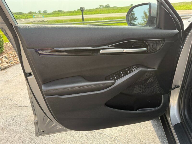 Used 2024 Kia Seltos S AWD/4WD image 28