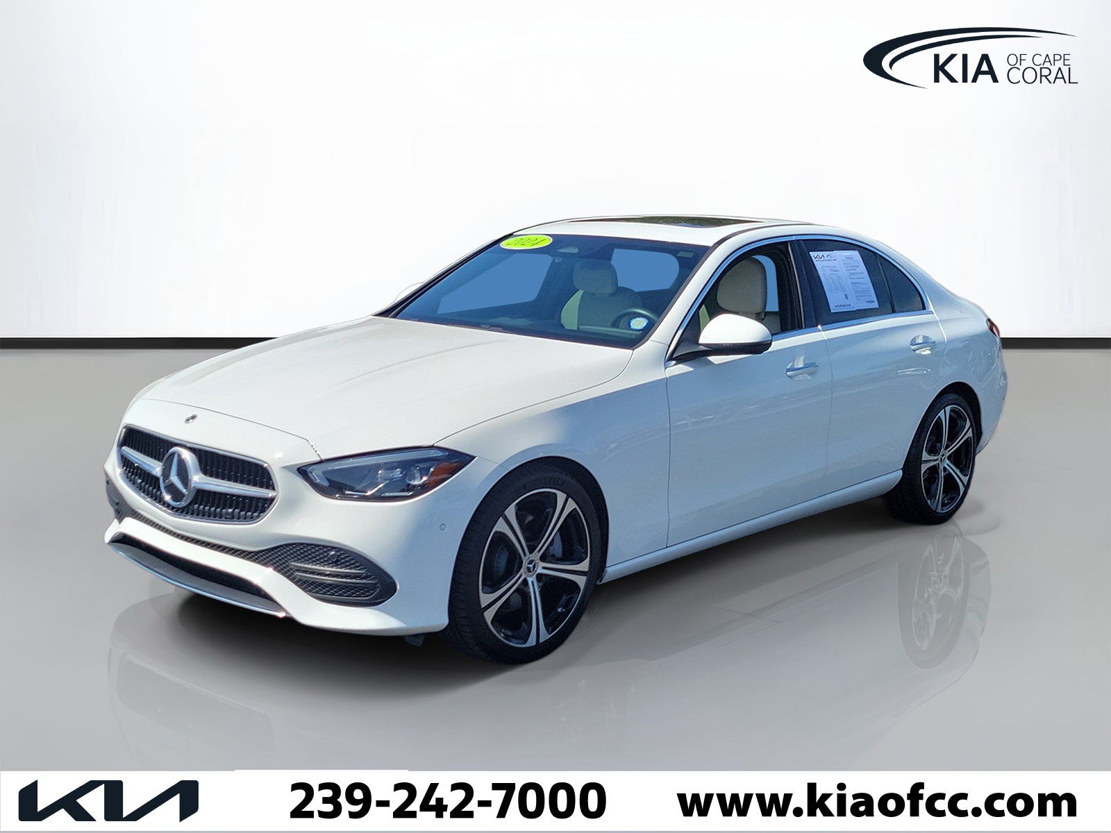 Used 2024 Mercedes-Benz C 300 Sedan image 3