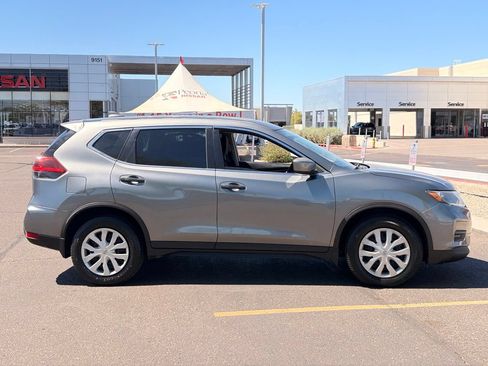 Used 2018 Nissan Rogue S FWD image 7