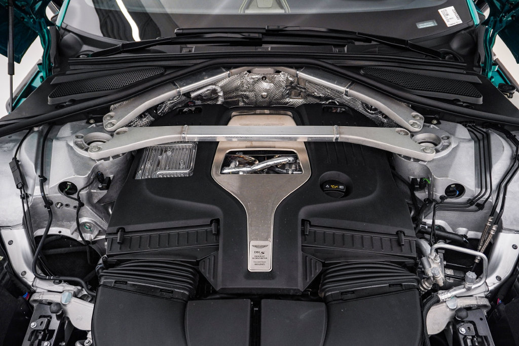 Used 2026 Aston Martin DBX S AWD/4WD image 34