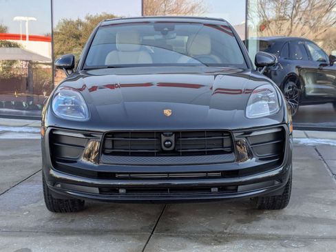 New 2026 Porsche Macan image 6