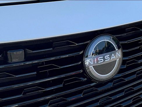 Used 2025 Nissan Sentra SV FWD image 29