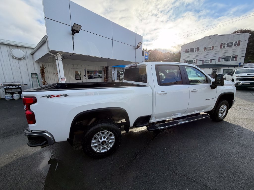 Used 2025 Chevrolet Silverado 2500 LT w/ Convenience Package AWD/4WD image 6