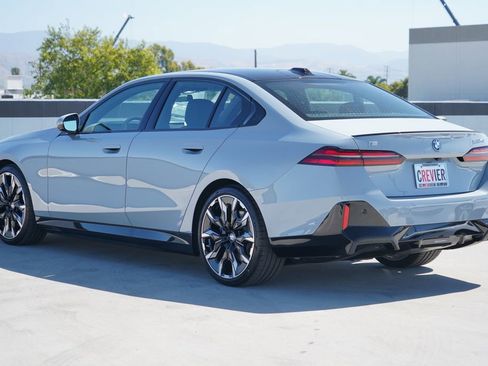 New 2026 BMW i5 eDrive40 w/ Executive Package image 7