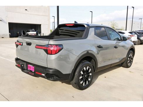 Certified 2025 Hyundai Santa Cruz SE image 9