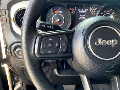 Used 2024 Jeep Wrangler Sport AWD/4WD image 18