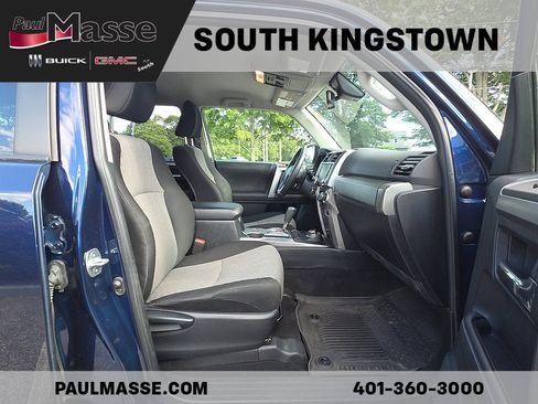 Used 2022 Toyota 4Runner SR5 AWD/4WD image 30