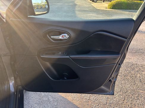 Used 2022 Jeep Cherokee Trailhawk w/ Premium Leather Package image 15