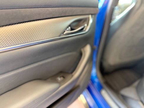Used 2018 Cadillac CTS V w/ Luxury Package RWD image 48