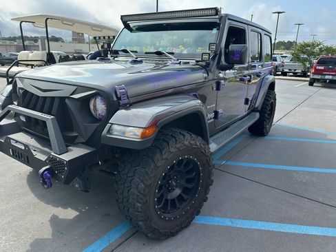 Used 2019 Jeep Wrangler Unlimited Sahara AWD/4WD image 1