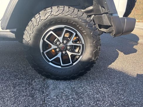 Used 2025 Jeep Wrangler Unlimited Rubicon image 10