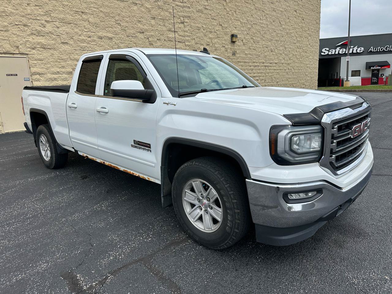 Used 2017 GMC Sierra 1500 SLE AWD/4WD image 7
