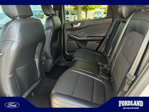 Used 2025 Ford Escape SE FWD image 17