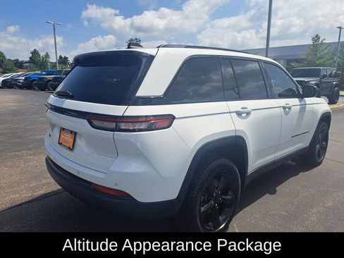 Certified 2023 Jeep Grand Cherokee Altitude AWD/4WD image 4