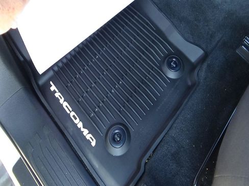 Used 2025 Toyota Tacoma TRD Sport AWD/4WD image 21