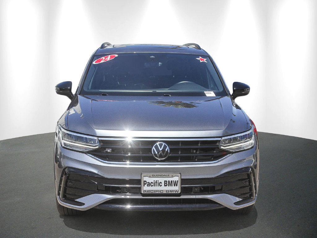 Used 2024 Volkswagen Tiguan SE R-Line FWD image 2