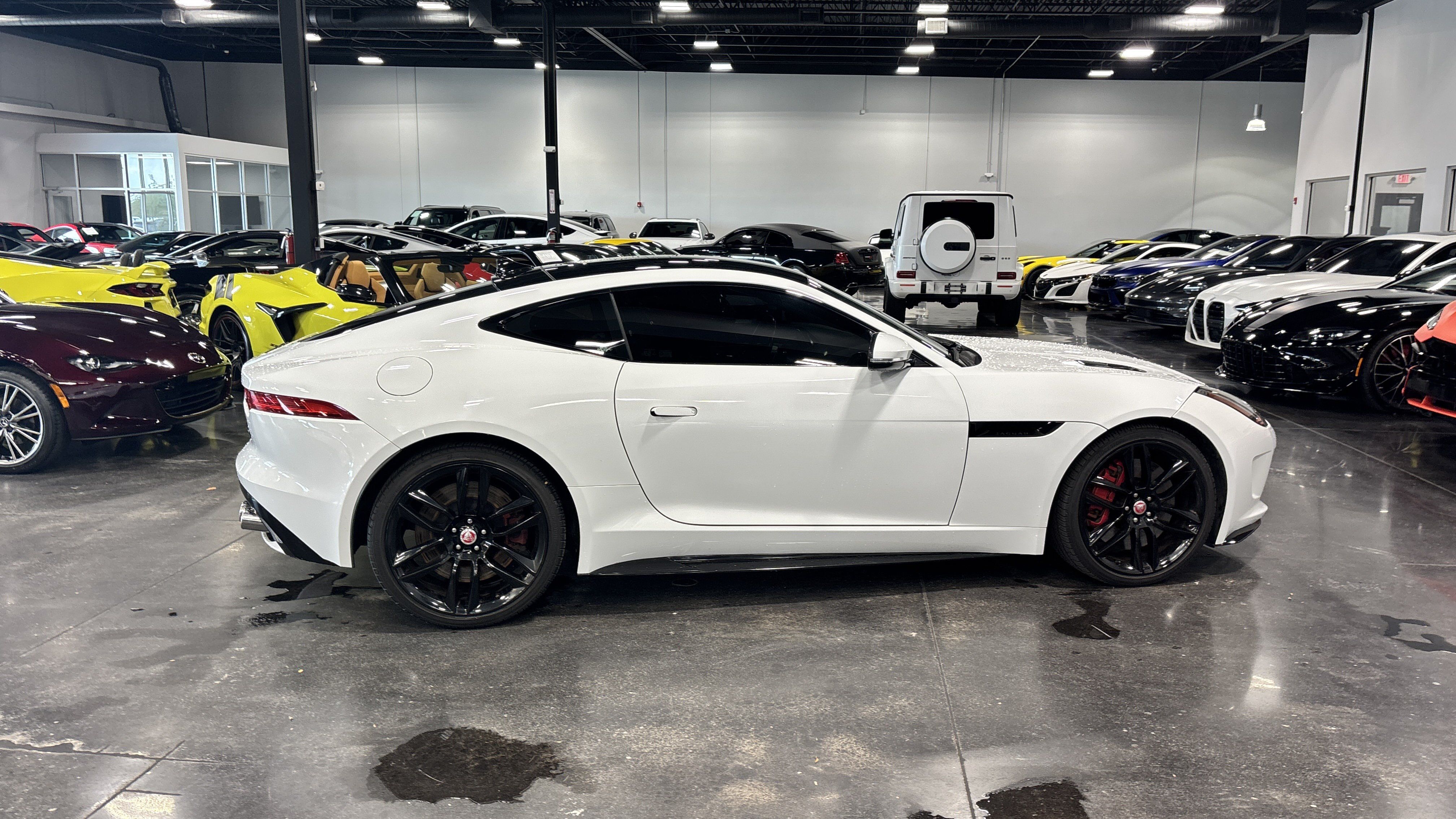Used 2016 Jaguar F-TYPE R AWD/4WD image 6