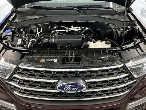 Used 2023 Ford Explorer XLT w/ Equipment Group 202A AWD/4WD image 29