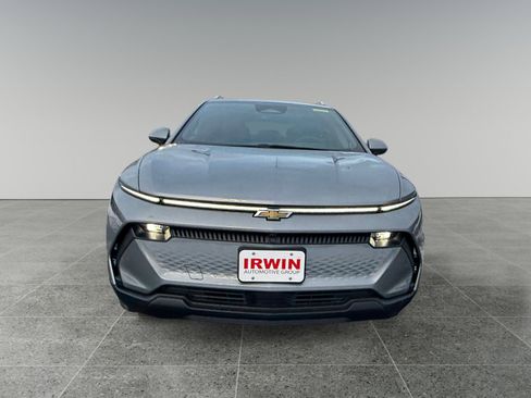 New 2026 Chevrolet Equinox EV LT image 8