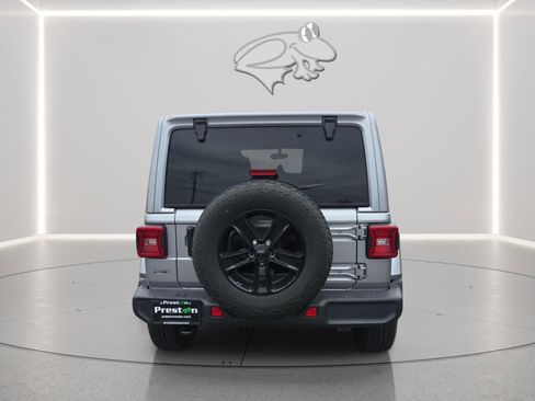 Used 2021 Jeep Wrangler Unlimited Sahara AWD/4WD image 17