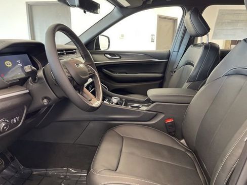 New 2026 Jeep Grand Cherokee L Limited image 17