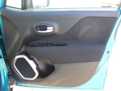 Used 2021 Jeep Renegade Latitude image 37