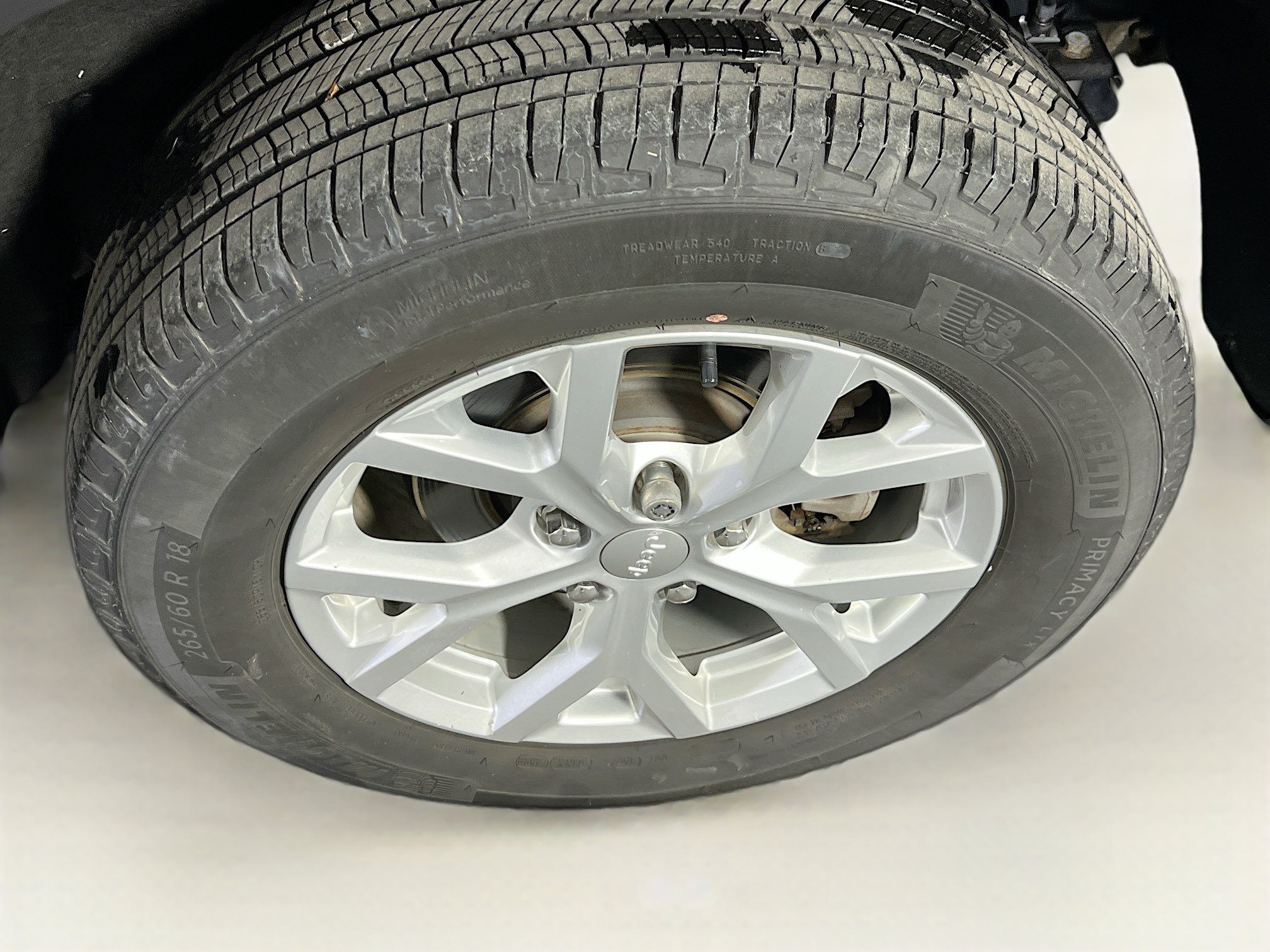 Used 2023 Jeep Grand Cherokee Limited AWD/4WD image 29