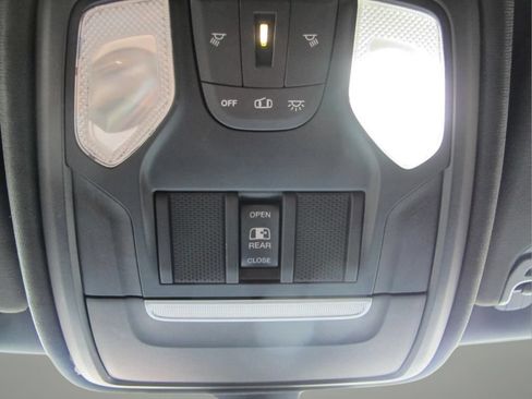 Used 2019 RAM 1500 Big Horn AWD/4WD image 15