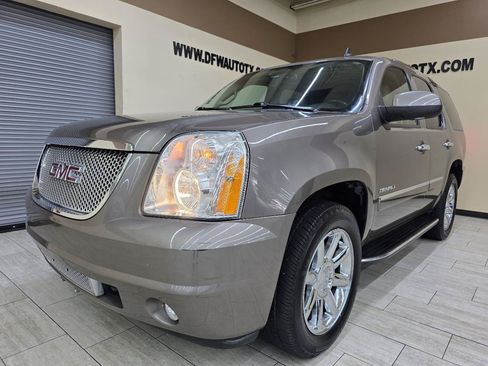 Used 2013 GMC Yukon Denali RWD image 2