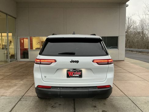 Used 2022 Jeep Grand Cherokee L Altitude image 21