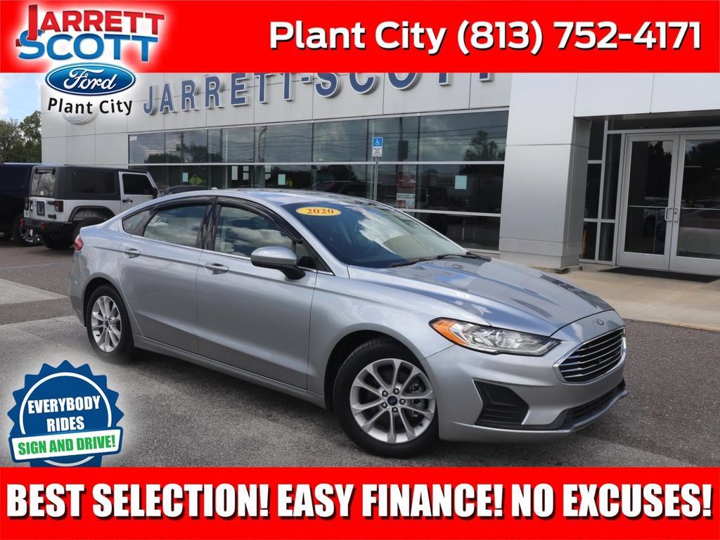 Used 2020 Ford Fusion SE FWD image 1