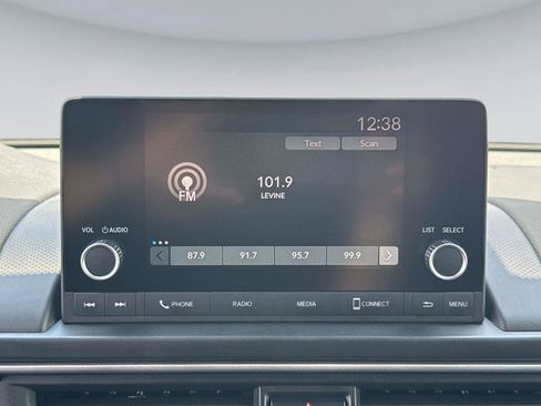 Certified 2025 Honda Pilot Sport image 23
