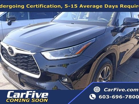 Used 2021 Toyota Highlander XLE AWD/4WD image 1