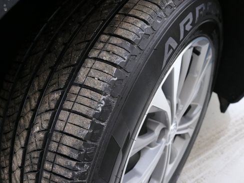 Used 2023 Buick Envision Preferred image 35