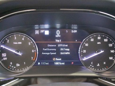 Used 2023 Buick Envision Avenir image 23