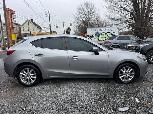 Used 2015 MAZDA MAZDA3 i Touring w/ Technology Package image 4
