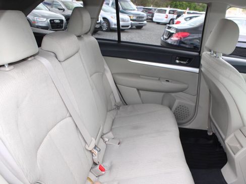 Used 2011 Subaru Outback 2.5i Premium AWD/4WD image 17