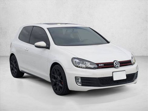 Used 2013 Volkswagen Golf 2-Door FWD image 3