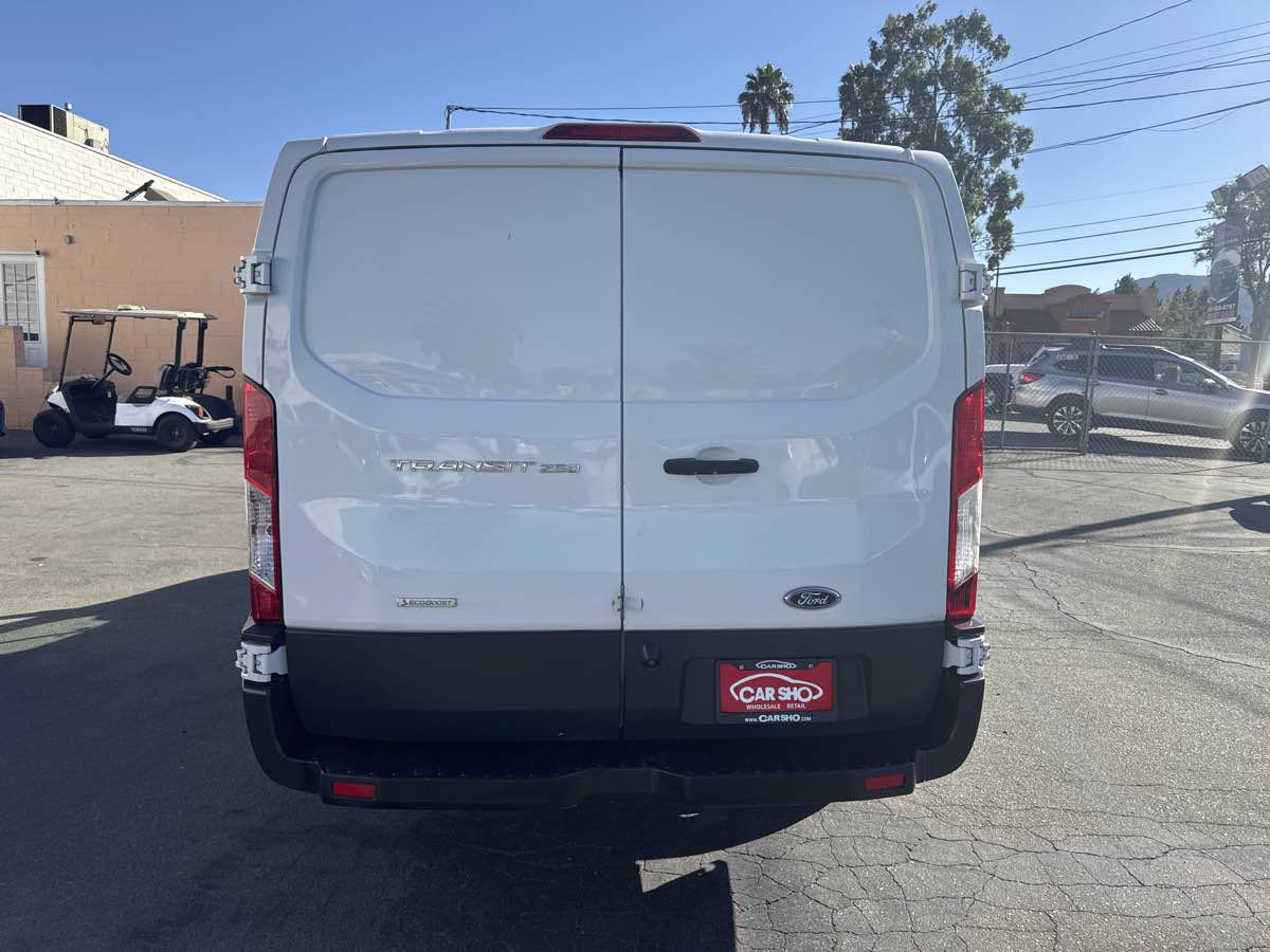 Used 2017 Ford Transit 250 130 Low Roof RWD image 5