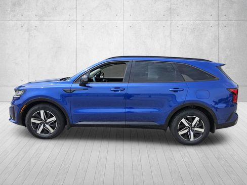 Used 2022 Kia Sorento S w/ Panoramic Sunroof Package FWD image 4