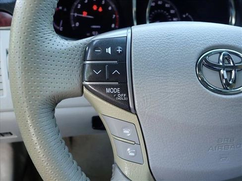 Used 2011 Toyota Avalon Limited FWD image 13