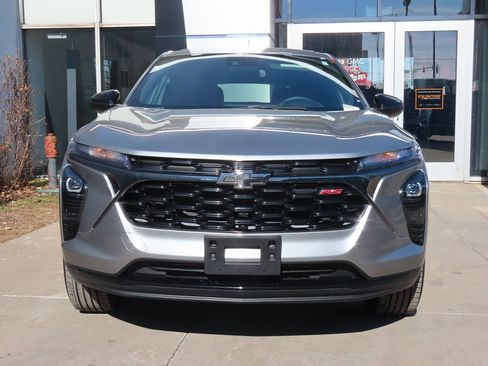 Certified 2024 Chevrolet Trax RS w/ Driver Confidence Package image 2