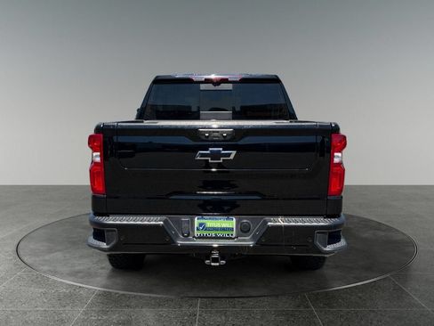 Used 2022 Chevrolet Silverado 1500 ZR2 w/ Technology Package AWD/4WD image 8