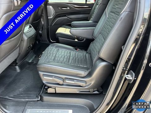 Used 2022 Cadillac Escalade ESV Sport Platinum w/ LPO, ONYX Package AWD/4WD image 18