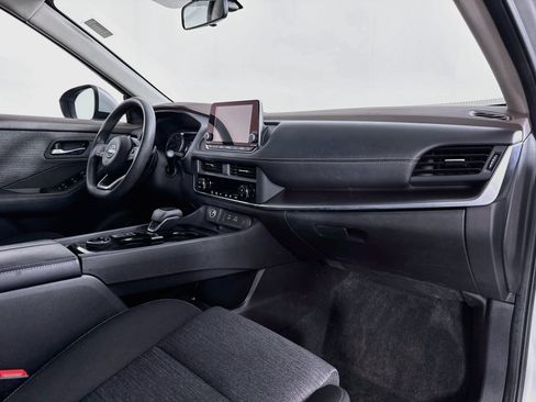 Used 2023 Nissan Rogue SV AWD/4WD image 28