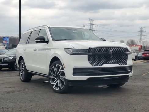 New 2026 Lincoln Navigator Reserve image 1