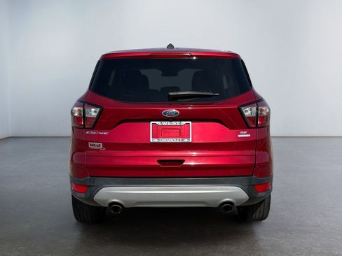 Used 2017 Ford Escape SE image 4