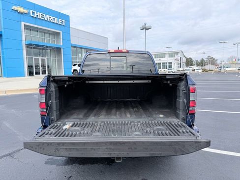 Used 2022 Nissan Frontier PRO-4X image 9