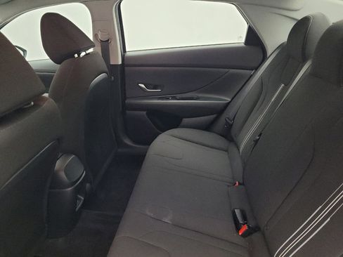 Used 2024 Hyundai Elantra SEL image 18