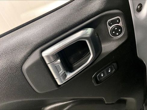 Used 2024 Jeep Wrangler Willys image 37